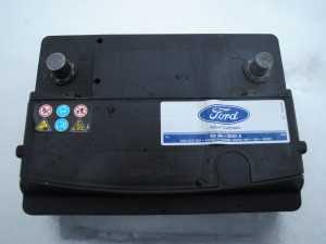Снятие и установка аккумуляторной батареи Ford Focus 2 2005-2008 Снятие и установка аккумуляторной батареи Ford Focus 2 2005-2008