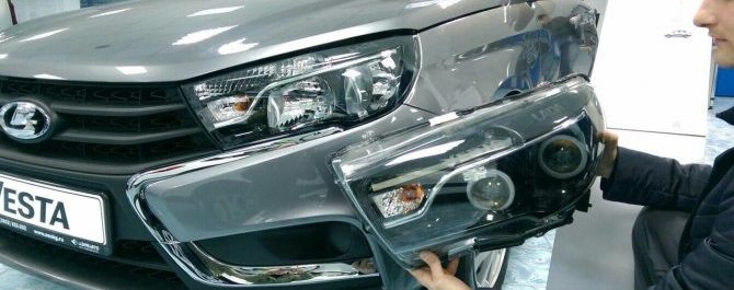Меняем лампы в блок-фаре Lada Vesta Меняем лампы в блок-фаре Lada Vesta